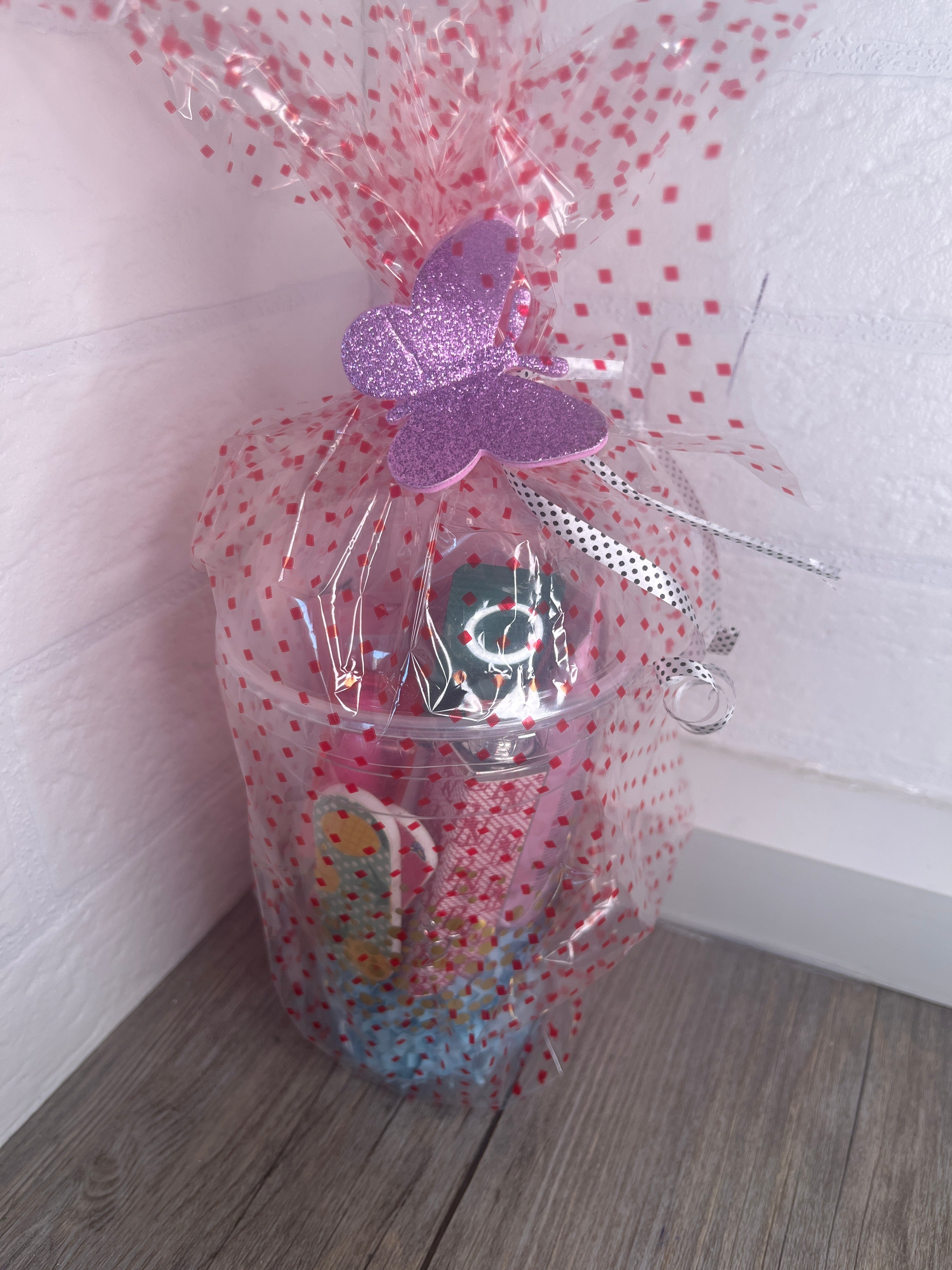 Lote de cosmética en vaso